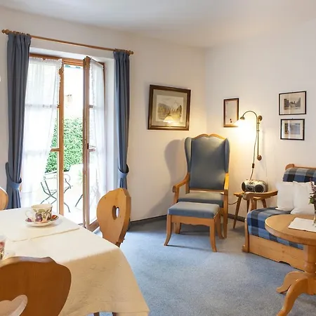 Theresa Apartament